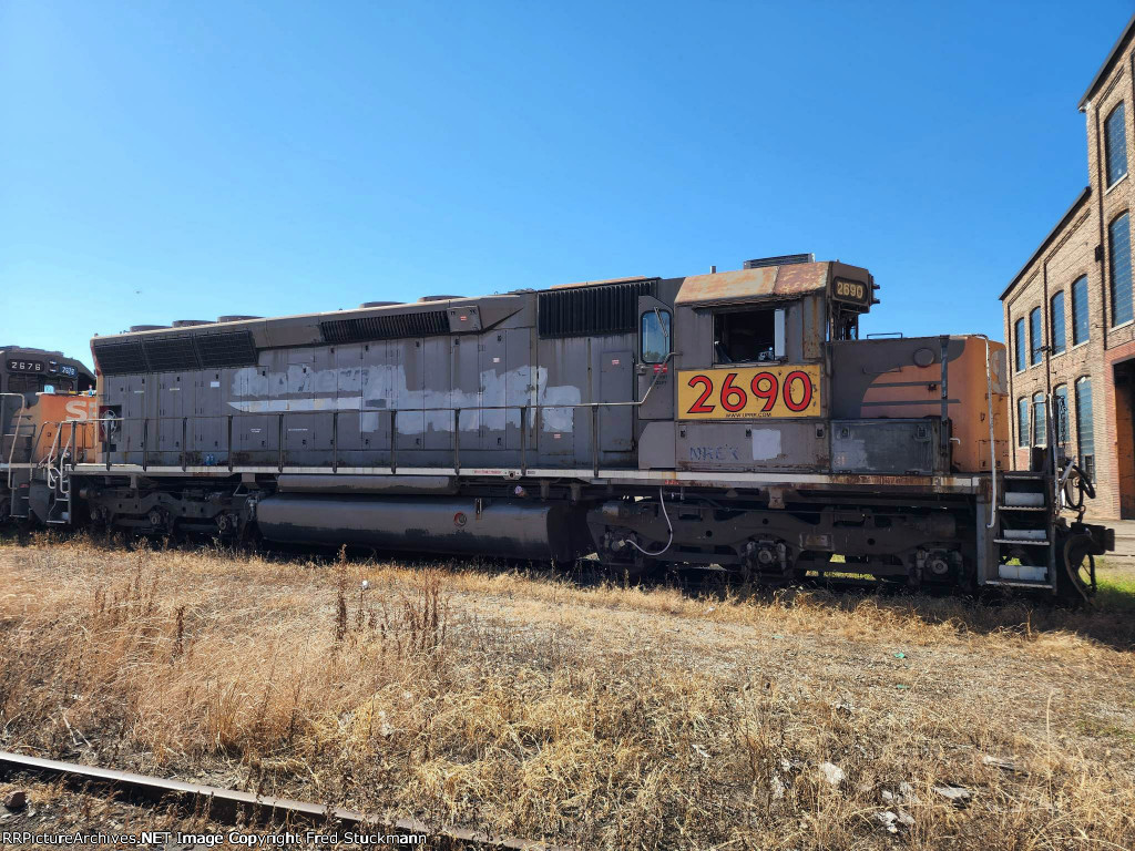 UP 2690